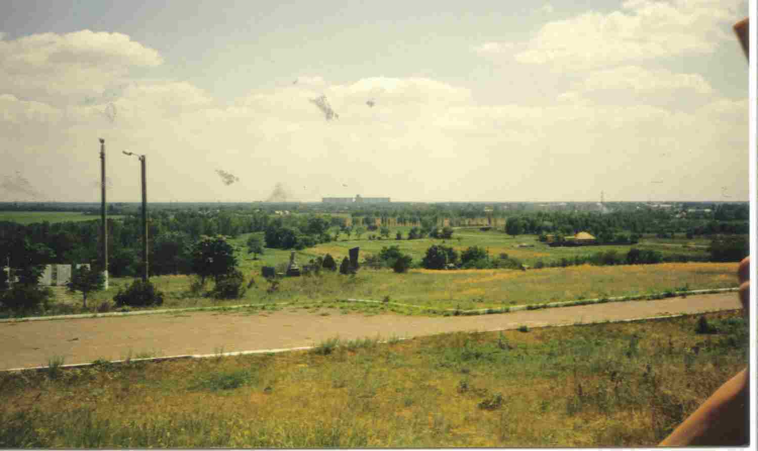 Blick vom Kirchenhügel zu Halbstadt. Prischib, 1996.